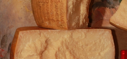 Poza cu PARMIGIANO REGGIANO DOP ÎNVECHIT 20 LUNI